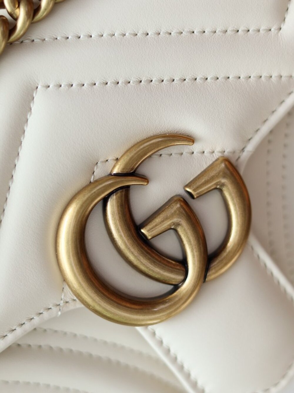 Gucci Marmont Matelassé Leather Shoulder Bag - Picture 2 of 9
